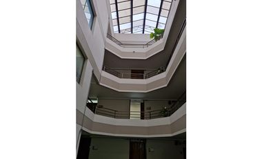 SE VENDEN OFICINAS EN EL CENTRO 7 CON 19  SIN PARQUEADERO