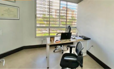 SE VENDE OFICINA EN PINARES QUALITY