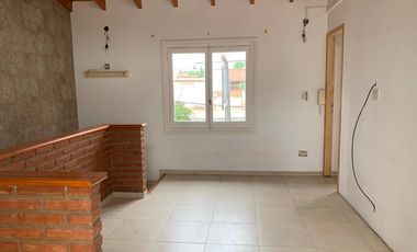 Casa PH en venta en Wilde Centro