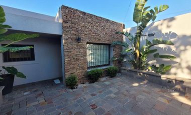 Casa en venta en Haedo Chico