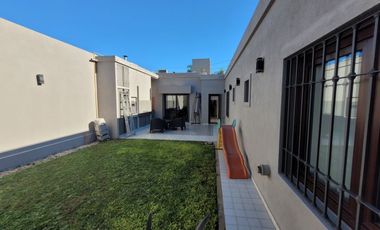 Casa en venta en Haedo Chico