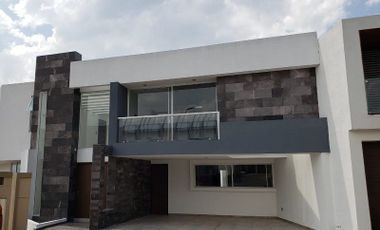 Casa en Venta en San Luis Potosí, Fraccionamiento  Cerrada del Predegal