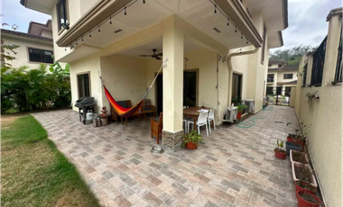 VENDO CASA PARA INVERSIONISTA EN CLAYTON, PH EMBASSY CLUB  (6)