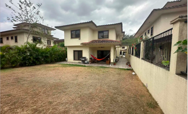 VENDO CASA PARA INVERSIONISTA EN CLAYTON, PH EMBASSY CLUB  (6)