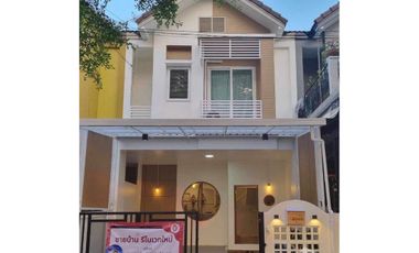 3 Bedroom Townhouse for sale at Baan Buntharik New Style