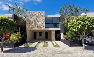 Residencia en venta dentro de Cabo Norte
