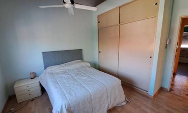 CASA EN 2 PLANTAS VILLA SARMIENTO