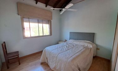 CASA EN 2 PLANTAS VILLA SARMIENTO