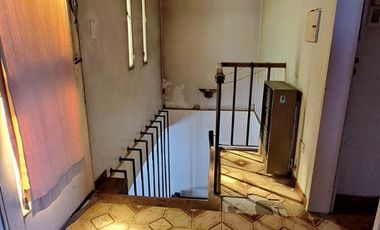 CASA EN 2 PLANTAS VILLA SARMIENTO