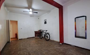 CASA EN 2 PLANTAS VILLA SARMIENTO