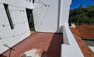 CASA EN 2 PLANTAS VILLA SARMIENTO