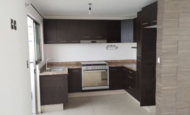 CASA MODERNA RENTA 3 REC. CERCA SALIDA A CDMX