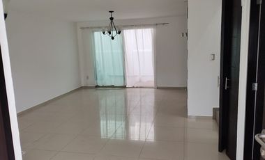 CASA MODERNA RENTA 3 REC. CERCA SALIDA A CDMX