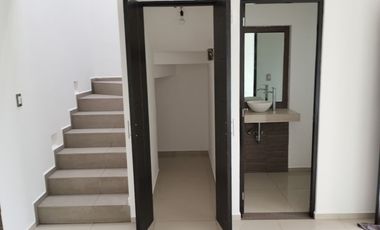 CASA MODERNA RENTA 3 REC. CERCA SALIDA A CDMX