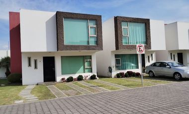 CASA MODERNA RENTA 3 REC. CERCA SALIDA A CDMX