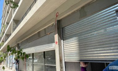 Local comercial cercano al metro Santa Isabel, Santiago centro