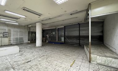 SE ARRIENDA LOCAL COMERCIAL EN CALLE ESMERALDA (CÓD. 362)