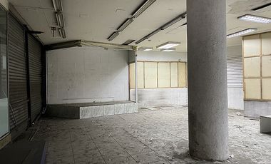 SE ARRIENDA LOCAL COMERCIAL EN CALLE ESMERALDA (CÓD. 362)