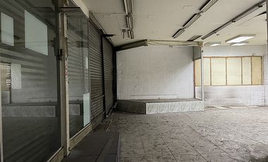 SE ARRIENDA LOCAL COMERCIAL EN CALLE ESMERALDA (CÓD. 362)