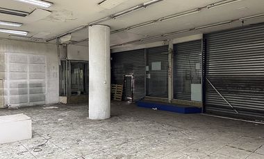 SE ARRIENDA LOCAL COMERCIAL EN CALLE ESMERALDA (CÓD. 362)