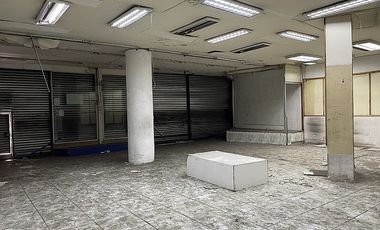 SE ARRIENDA LOCAL COMERCIAL EN CALLE ESMERALDA (CÓD. 362)