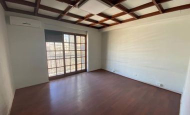 OFICINA EN ARRIENDO, PASAJE COUSIÑO (CÓD. 116)