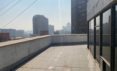 OFICINA PLANTA LIBRE Y GRAN TERRAZA EN ARRIENDO (CÓD. 5)