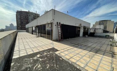 OFICINA PLANTA LIBRE Y GRAN TERRAZA EN ARRIENDO (CÓD. 5)