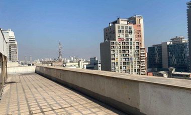 OFICINA PLANTA LIBRE Y GRAN TERRAZA EN ARRIENDO (CÓD. 5)
