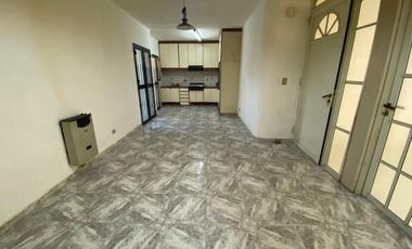 Alquiler Casa 2 Dormitorios con Garage - Barrio Cinco Esquinas - Rosario