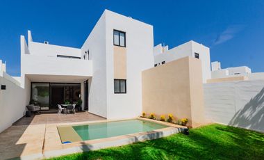 Casa(2Planta) en Venta en Verna Residencial, Conkal