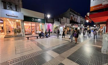 VENTA LOCAL EN PEATONAL