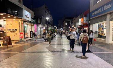 VENTA LOCAL EN PEATONAL