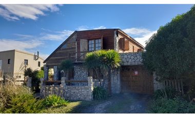 Chalet en dos plantas - Santa Isabel