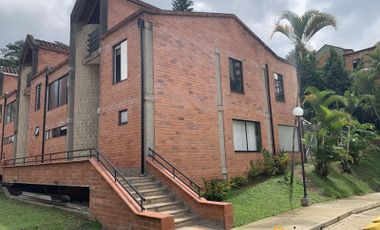 Casa en Arriendo Ubicado en Medellín Codigo 8779