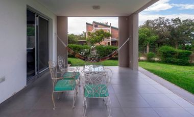 CASA 2 DORM VENTA VAQUEROS CON VISTAS A LOS CERROS