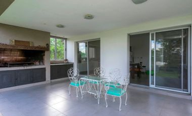 CASA 2 DORM VENTA VAQUEROS CON VISTAS A LOS CERROS