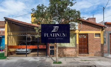 Casa en venta de 5 dormitorios c/ cochera en Cerrillos