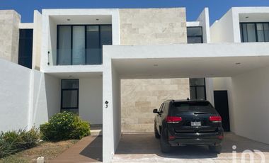 Se vende residencia en zona norte de Mérida  $4,350,000.00