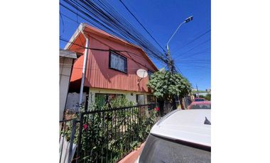 SE VENDE SITIO CON 2 CASAS PARA INVERSION.