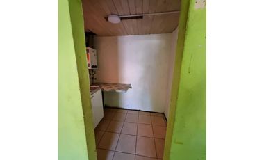SE VENDE SITIO CON 2 CASAS PARA INVERSION.