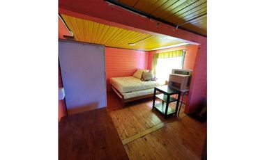 SE VENDE SITIO CON 2 CASAS PARA INVERSION.
