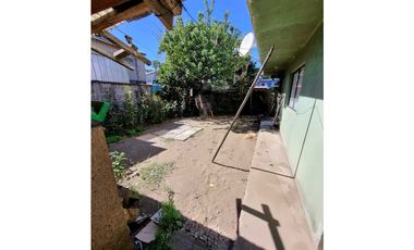 SE VENDE SITIO CON 2 CASAS PARA INVERSION.