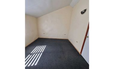SE VENDE SITIO CON 2 CASAS PARA INVERSION.