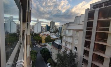 Depto 3 ambientes con cochera  La Perla  OPORTUNIDAD