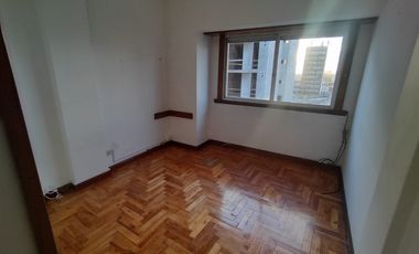 Depto 3 ambientes con cochera  La Perla  OPORTUNIDAD