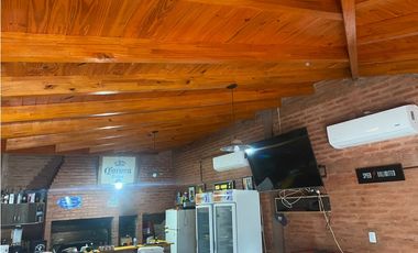 Un aplauso para el asador! Quincho con pileta en Tirol