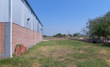 Galpón a estrenar sobre autovía Ruta 16 en venta!