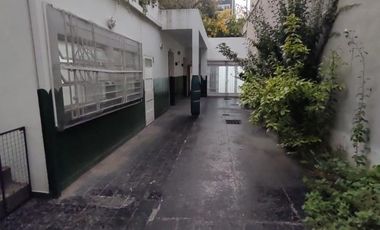 Casa de 4 ambientes con patio en Flores norte