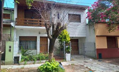 Casa en alquiler en Quilmes Sur